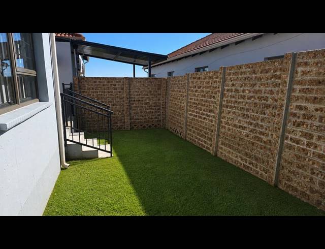 3 BEDROOM TOWNHOUSE FOR SALE IN PARKRAND